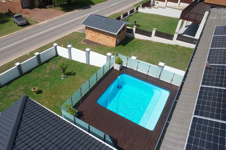 4 Bedroom Property for Sale in Wavecrest Eastern Cape
